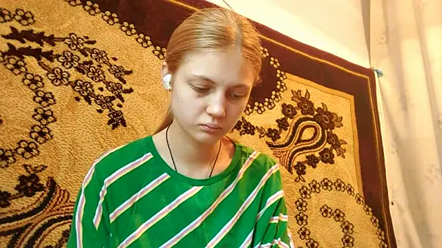 LunaLaday Adlı Modelin Canlı Sohbet Odası