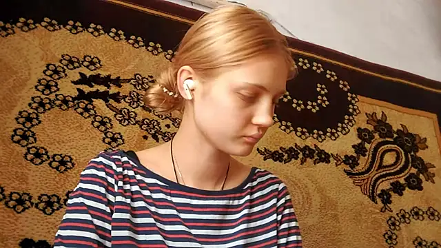 LunaLaday Adlı Modelin Canlı Sohbet Odası