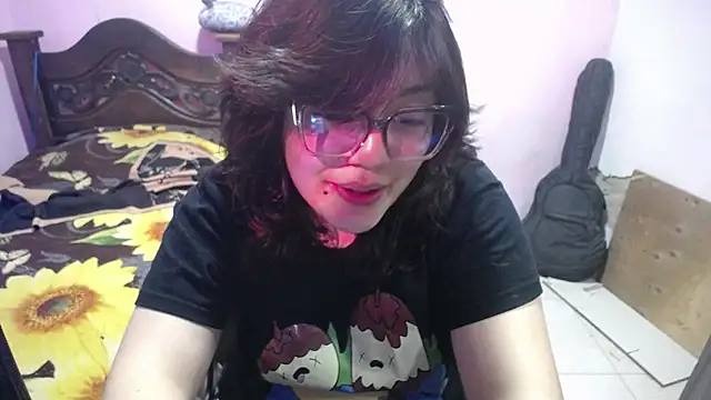 Chat soba uživo modela MiyuuChuu