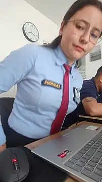 Queen_linda1 Adlı Modelin Canlı Sohbet Odası