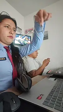 Chat ao vivo de Queen_linda1