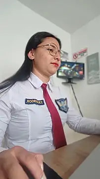 חדר צ'אט בשידור חי של Queen_linda1