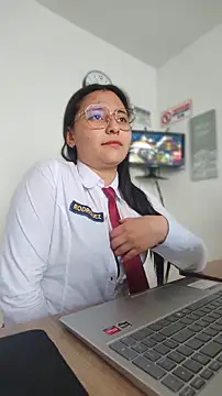 Queen_linda1 Adlı Modelin Canlı Sohbet Odası