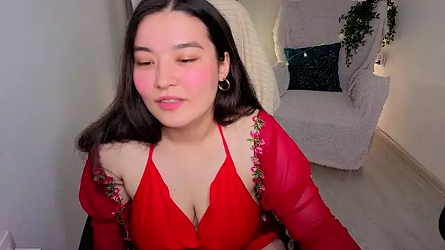 MomoRins Adlı Modelin Canlı Sohbet Odası