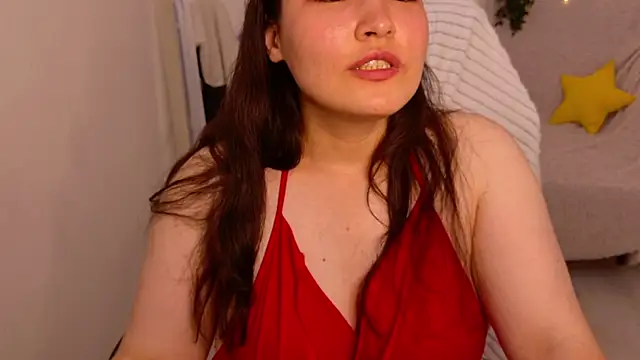 MomoRins Adlı Modelin Canlı Sohbet Odası
