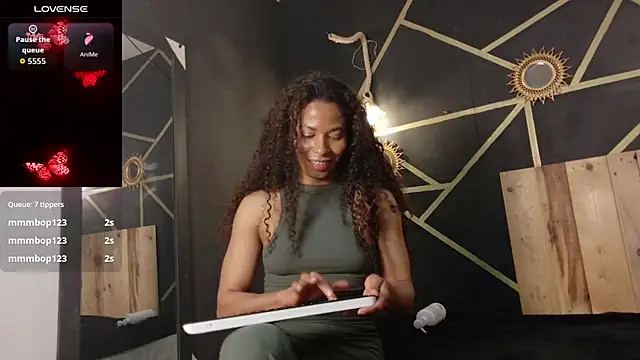 Amara_Vex's Live Chat Room