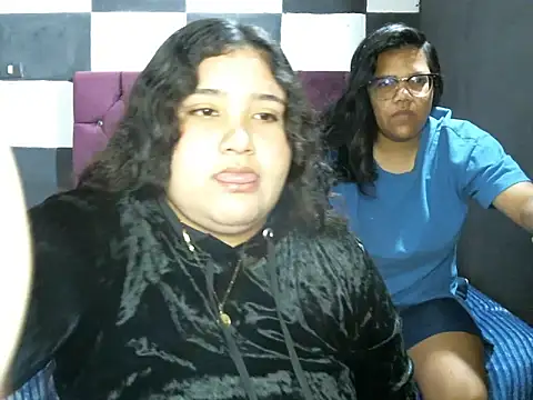 Valery-Khloe Live Chatraum