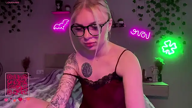 חדר צ'אט בשידור חי של CandyRass