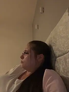 Poppylooloo Adlı Modelin Canlı Sohbet Odası