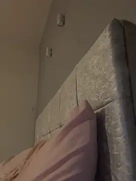 חדר צ'אט בשידור חי של Poppylooloo