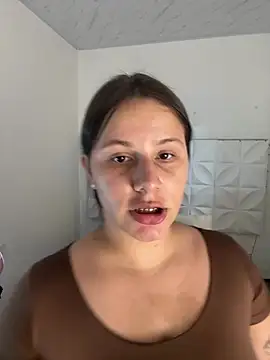 Ivonny_Goldie Live Chatrum