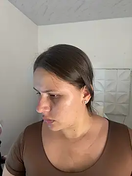 Ivonny_Goldie – Naživo chatovacia miestnosť
