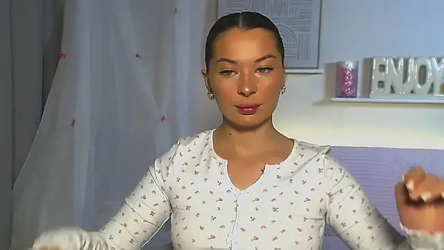 AlexaSven Adlı Modelin Canlı Sohbet Odası
