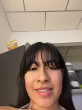 katty_lovelyy – Naživo chatovacia miestnosť