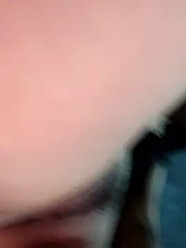 Rayya_ayy – Naživo chatovacia miestnosť