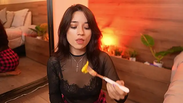 Charlotte_Rossee 现场聊天室