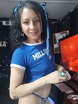Madan_manyi Adlı Modelin Canlı Sohbet Odası