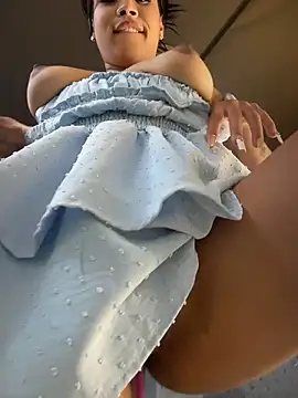 חדר צ'אט בשידור חי של EmmaExoticaXXX
