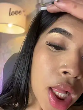 EmmaExoticaXXX 실시간 채팅방