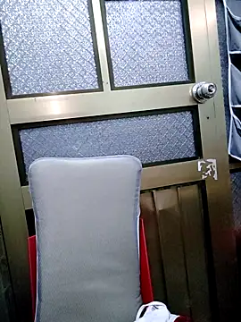 Ayti01 Live Chatraum
