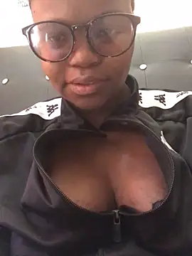 Hotboobs27 Live Chatraum