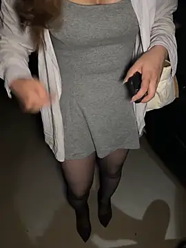 nede-6's Live Sex Cam Show