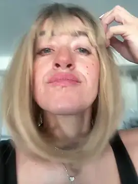 mystical_Elenn – live chatrum