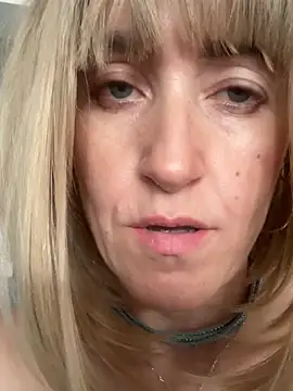 mystical_Elenn Live Chatraum