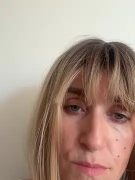 mystical_Elenn Live Chatraum