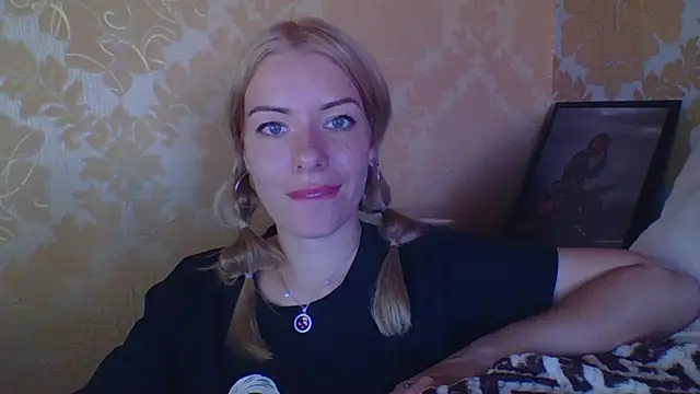 Softy_Aura_ Adlı Modelin Canlı Sohbet Odası