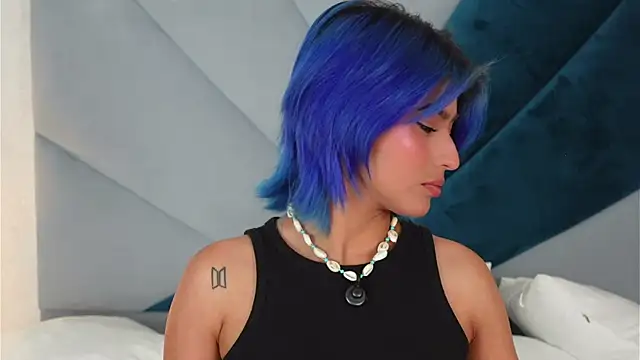 Sky_Riyoo élő chatszobája