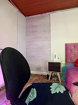 חדר צ'אט בשידור חי של Nyra_Queen