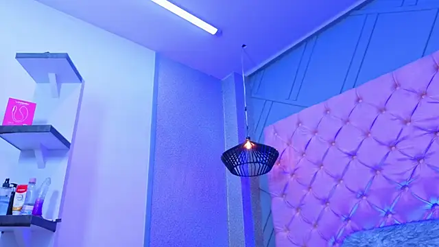 Mia-Hornny Live Chatraum