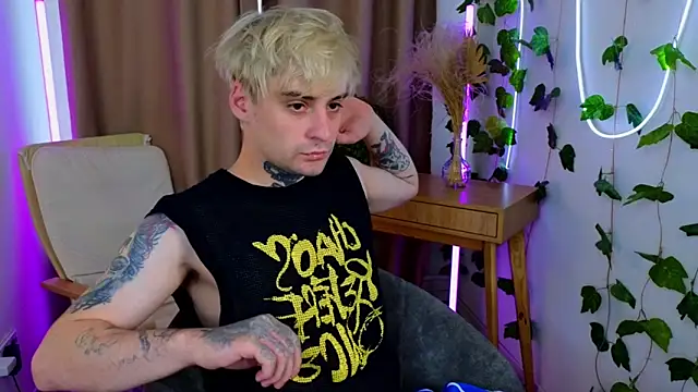 drillfi11's Live Sex Cam Show