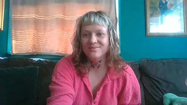 RosieSwitchBitch's Live Chat Room
