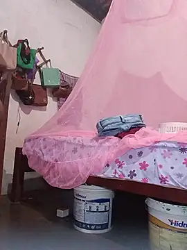 bela14 élő chatszobája