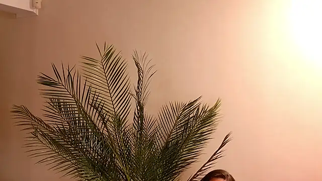 DonnaKleinn élő chatszobája