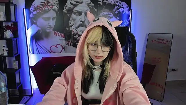 NyxCalderra's Live Chat Room
