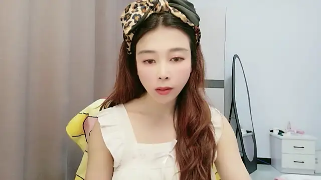 غرفة دردشة xiaoxiaohong030 المباشرة