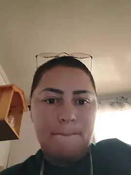 Sala de chat en directo de romina23