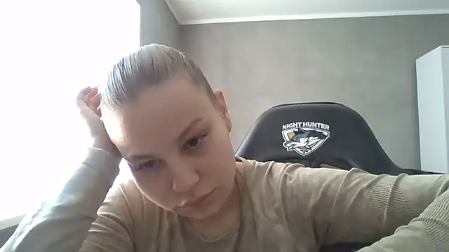 Pokój czatu na żywo – _Linsyy_ee_