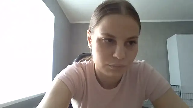 _Linsyy_ee_ Adlı Modelin Canlı Sohbet Odası