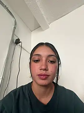 Chat soba uživo modela Arianna_Toro_