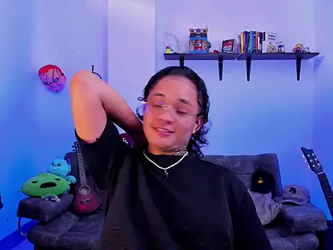 Sam_Bartonn Adlı Modelin Canlı Sohbet Odası