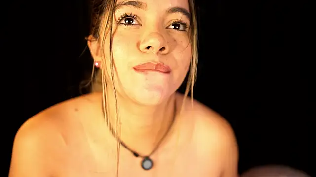 Leidy_2026 Adlı Modelin Canlı Sohbet Odası