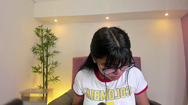 Chatroom en direct de Hinaa_XXX