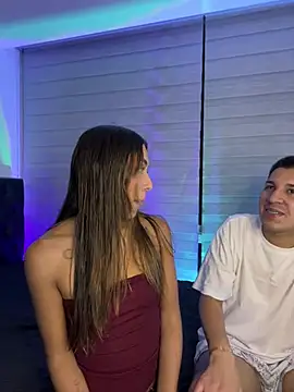 غرفة دردشة Bella_dannbond المباشرة