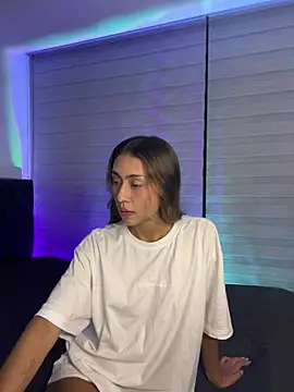 Pokazy przed seks kamerką na żywo – Bella_dannbond