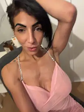 Yasmiinee's Live Chat Room