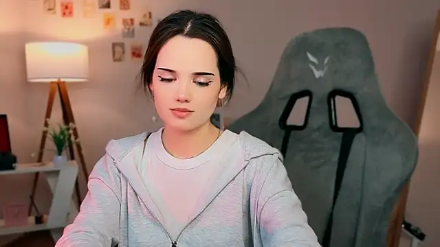Chat soba uživo modela serenenov